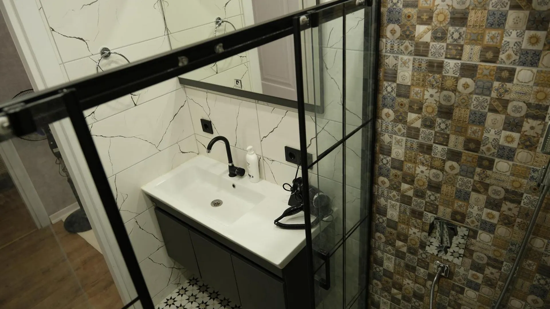 Taksim Neo Pera Suites Istanbul 0*,